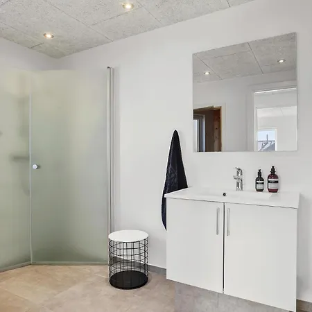 Vakantiehuis Four-bedroom In *