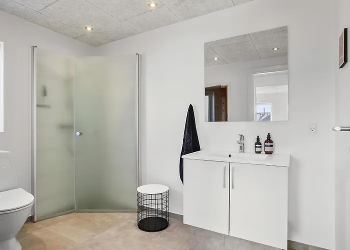 בית נופש Four-bedroom In *