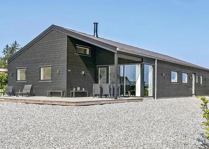 Four-bedroom In בית נופש