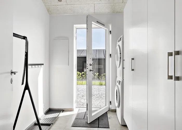 בית נופש Four-bedroom In